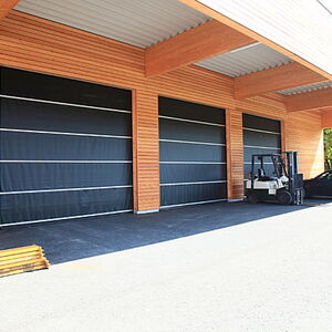 Rolltore mit textilem Behang