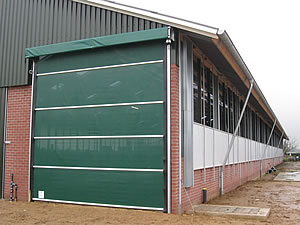 Rolltore mit textilem Behang